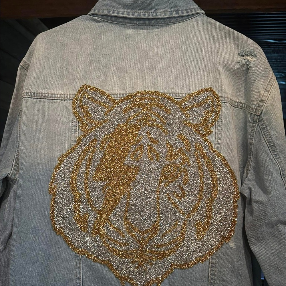 Judith March Light Denim Jean Jacket with Rhinestone Tiger Design